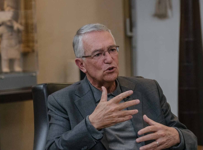 TV Azteca de Ricardo Salinas incumple deuda millonaria